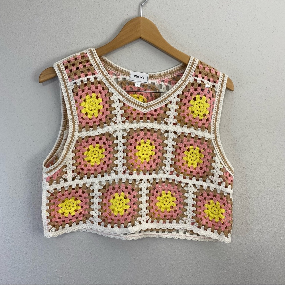 WoWo Granny Square Cropped Pink Tan White Crochet‎ Sleeveless Top Large